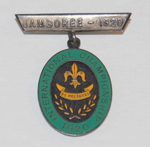 vtg920 boy scout international  enamel front ok